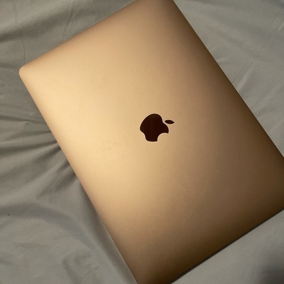 2020 MACBOOK PRO AIR ROSE GOLD - Picture 2 of 6